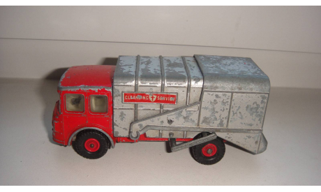 REFUSE TRUCK  MATCHBOX  ТОЛЬКО МОСКВА, масштабная модель, scale0