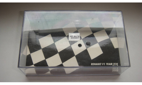 БОКС ОТ МОДЕЛИ RENAULT F1 MINICHAMPS  ТОЛЬКО МОСКВА, запчасти для масштабных моделей, scale0