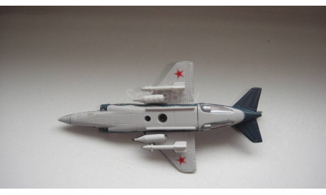 ЛЕГЕНДАРНЫЕ САМОЛЕТЫ  ЯК-38  ТОЛЬКО МОСКВА, масштабные модели авиации, scale0
