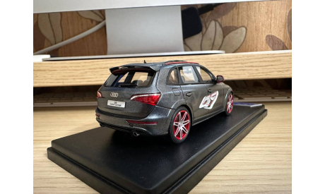 Audi Q5 Dark Grey Matt. looksmart, масштабная модель, scale43