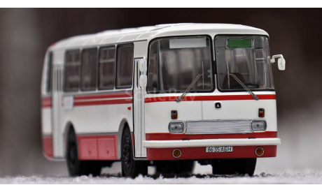 ЛАЗ-695Н бело-красный ClassicBus, масштабная модель, 1:43, 1/43