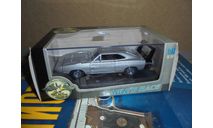 1969 Dodge Charger Daytona metallic silver/black, масштабная модель, Universal Hobbies, scale43