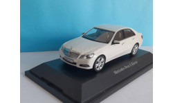 Mercedes-Benz E-Klasse 1:43 Schuco