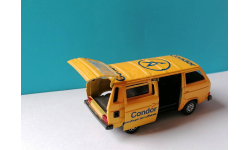 Volkswagen Bus T3 Caravelle Syncro 1:43 SCHABAK