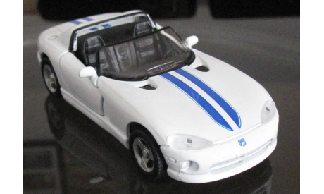 Maisto 1:39 Dodge viper RT/10, масштабная модель