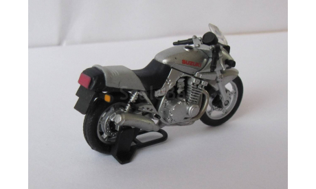 Модель мотоцикла SUZUKI GSX1100S  1:43, масштабная модель мотоцикла, 1/43