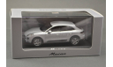 !!! НОВОГОДНИЙ SALE !!! 1:43 — Porsche Macan, масштабная модель, Minichamps, scale43