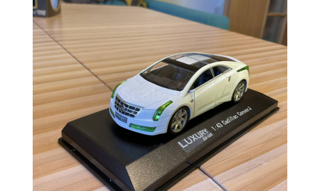 CADILLAC ConverJ, white, масштабная модель, Luxury Diecast (USA), scale43