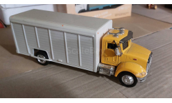 Peterbilt 335
