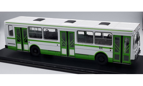 Лиаз-5256 бело-зелёный SSM4022 (SSM) редкий, вып 2015г, масштабная модель, Start Scale Models (SSM), scale43