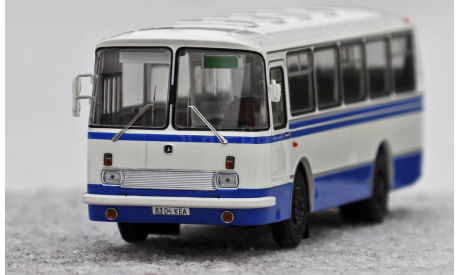 Масштабная модель 695Н бело-синий, масштабная модель, ЛАЗ, Classicbus, 1:43, 1/43