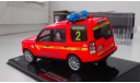 1:43 Land Rover Discovery 4 2010 Dublin Airport Fire Service (IXO) MOC136P, масштабная модель, 1/43