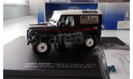 1:43 ​Land Rover Defender 90SW Italian Carabinieri ref 1243 (б/у), масштабная модель, Universal Hobbies, scale43