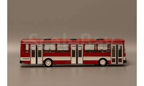 ЛИАЗ 5256.00 бело-красный 1:43 Classicbus, масштабная модель, scale43