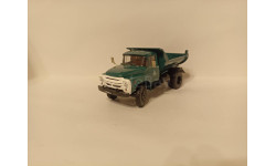 ЗИЛ-ММЗ-555 Самосвал, ранний (Великолукское АТХ) 1976г. 1:43 DIP