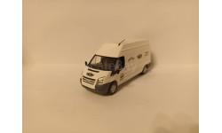 Ford Transit фургон 1:43 Minichamps