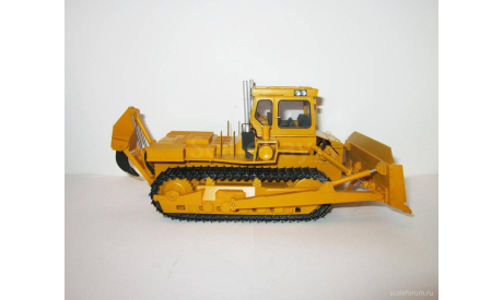 Трактор Т-330 RTM/ТРЭКС 1:43, масштабная модель, 1/43