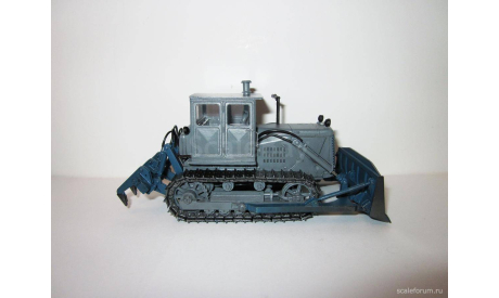 Бульдозер Д-493 на базе трактора Т-100 RTM/ТРЭКС 1:43, масштабная модель, scale43