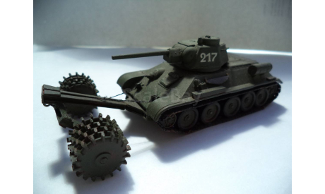 Т-34/76 с минным тралом «Восточный экспресс» 1/72, сборные модели бронетехники, танков, бтт, scale72