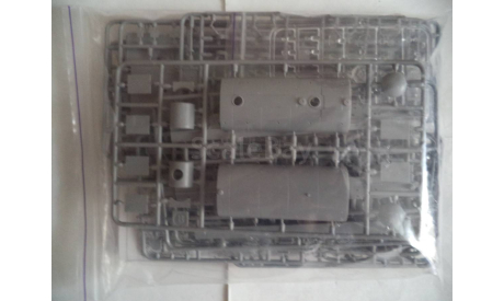A@A MODELS 7219 Airport Firefighting truck (2x camo), сборная модель автомобиля, scale72