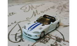 Dodge Viper RT/10 (1995) - Johnny Lightning - 1:64