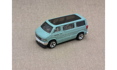 Dodge Ram Van (1995) - Hot Wheels - 1:64, масштабная модель, scale64