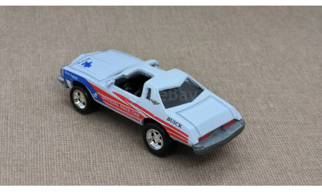 Buick Century T-top Indy 500 Pace Car (1975) - Johnny Lightning - 1:64, масштабная модель, scale64