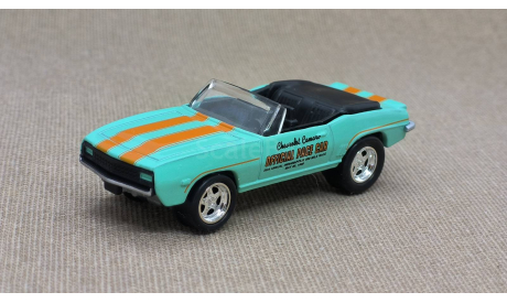 Chevrolet Camaro Convertible Indy 500 Pace Car (1969) - Johnny Lightning - 1:64, масштабная модель, scale64