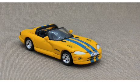 Dodge Viper R/T 10 (1995) - Johnny Lightning - 1:64, масштабная модель, scale64