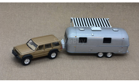 Airstream Land Yacht Safari (1971) - Greenlight - 1:64, масштабная модель, Greenlight Collectibles, scale64