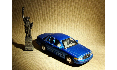 Ford Crown Victoria (1999) - Welly - 1:43, масштабная модель, 1/43