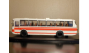 ЛАЗ 699 Р белый с красными полосами , масштабная модель, Classicbus, scale43