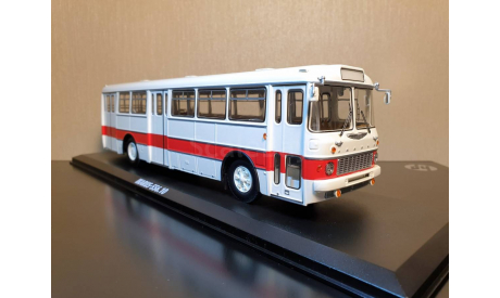 IKARUS 556 .10 белый с бордовой полосой Арт. 04013 CLASSICBUS, масштабная модель, 1:43, 1/43