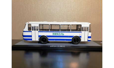 ЛАЗ-695Н Бело-Синий Арт. 04016A  НИКЕЛЬ CLASSICBUS, масштабная модель, 1:43, 1/43