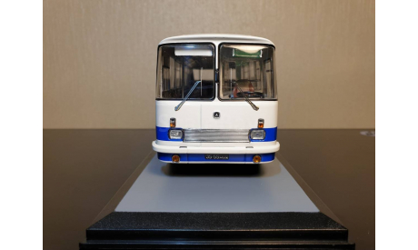 ЛАЗ-695Н Бело-Синий Арт. 04016A  НИКЕЛЬ CLASSICBUS, масштабная модель, 1:43, 1/43