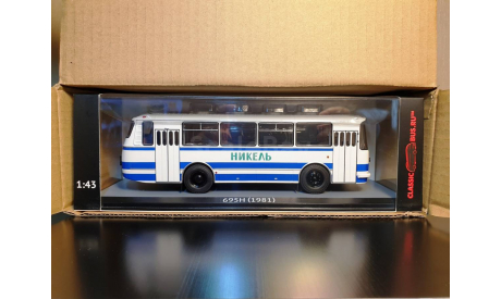 ЛАЗ-695Н Бело-Синий Арт. 04016A  НИКЕЛЬ CLASSICBUS, масштабная модель, 1:43, 1/43