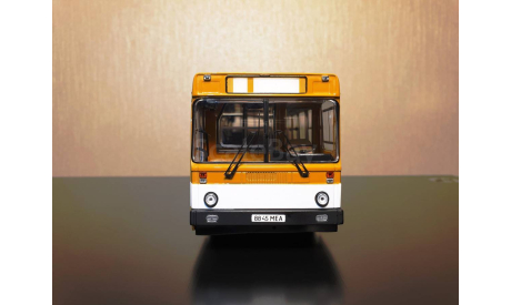 ЛИАЗ 5256 Агат - Охра с белыми полосами Арт.  04012E DEMPRICE, масштабная модель, 1:43, 1/43