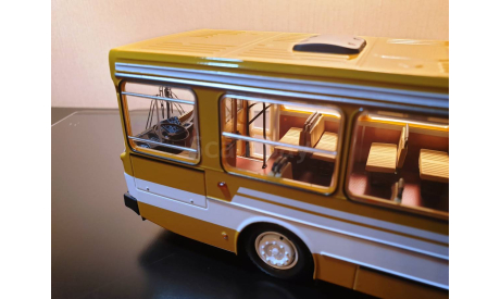 ЛИАЗ 5256 Агат - Охра с белыми полосами Арт.  04012E DEMPRICE, масштабная модель, 1:43, 1/43