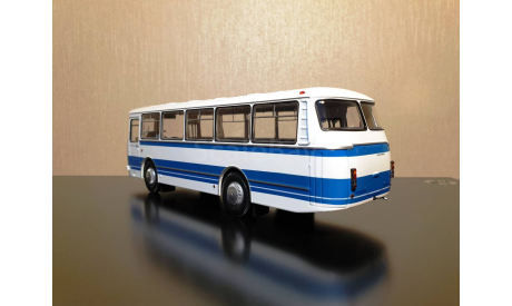 ЛАЗ-695Н белый с синими полосами Арт. 04016E DEMPRICE АУКЦИОН С РУБЛЯ!!!, масштабная модель, scale43