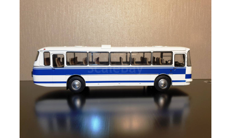 ЛАЗ-699Р белый с синими полосами Арт. 04014G DEMPRICE, масштабная модель, 1:43, 1/43