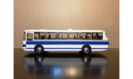 ЛАЗ-699Р белый с синими полосами Арт. 04014G DEMPRICE, масштабная модель, 1:43, 1/43