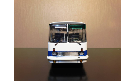 ЛАЗ-699Р белый с синими полосами Арт. 04014G DEMPRICE, масштабная модель, 1:43, 1/43