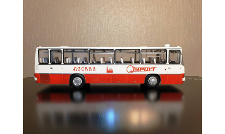 IKARUS 255.70 Икарус ТУРИСТ МОСКВА Арт. 04021A DEMPRICE, масштабная модель, 1:43, 1/43