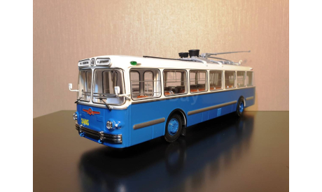 Троллейбус ЗиУ-5 Мороз Арт. 04006J DEMPRICE, масштабная модель, 1:43, 1/43