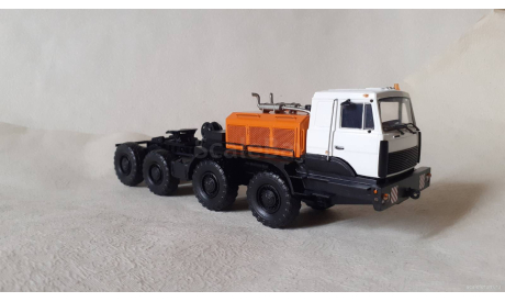 Тягач мзкт 741310, сборная модель автомобиля, D.N.K. (киты), scale43
