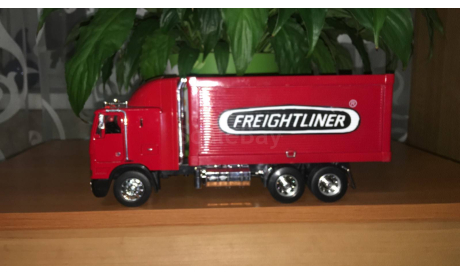 Freightliner FLB C.O.E. РАСПРОДАЖА КОЛЛЕКЦИИ ., масштабная модель, New-Ray Toys, 1:32, 1/32