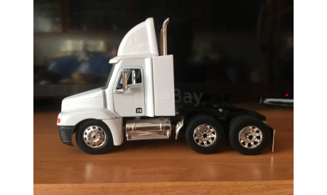 Freightliner . РАСПРОДАЖА КОЛЛЕКЦИИ ., масштабная модель, New-Ray Toys, 1:32, 1/32