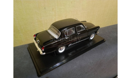 ГАЗ 21Р ’Волга’ 1966 1:18, масштабная модель, IST Models, scale18