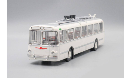 Троллейбус ЗИУ 5 Иней (Белый) Demprice, масштабная модель, Classicbus, scale43