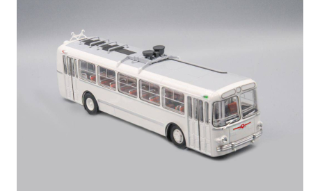 Троллейбус ЗИУ 5 Иней (Белый) Demprice, масштабная модель, Classicbus, scale43